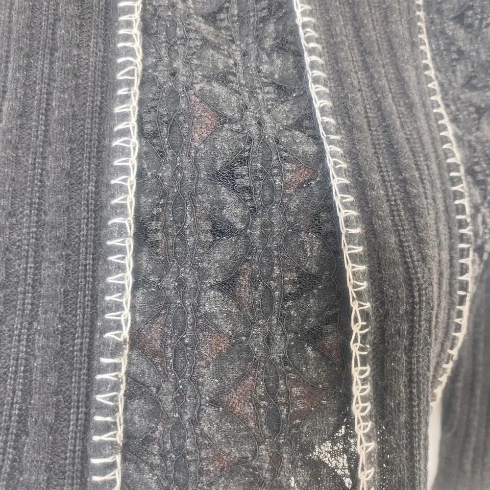 Oli & Hali Ribbed Knit Lace Top Womens Medium Gray Contrast Stitch Boho Grunge - Picture 3 of 9
